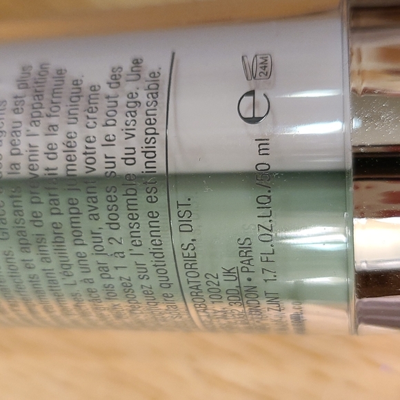 Even Better Clinical™ Radical Dark Spot Corrector + Interrupter - Picture 3 of 3